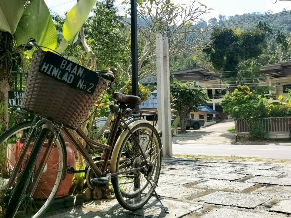 Baan Hinlad Waterfall Hostel Lipa Noi Exteriör bild