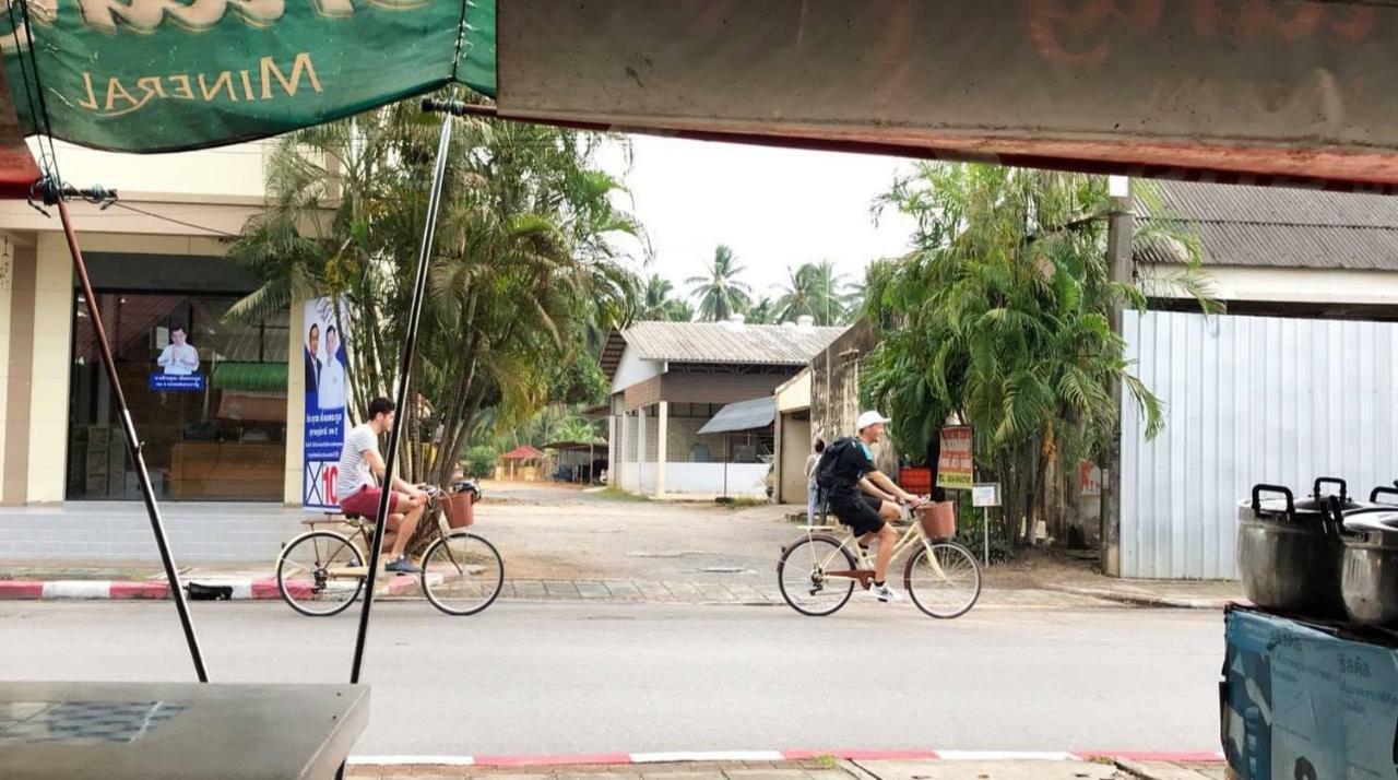 Baan Hinlad Waterfall Hostel Lipa Noi Exteriör bild